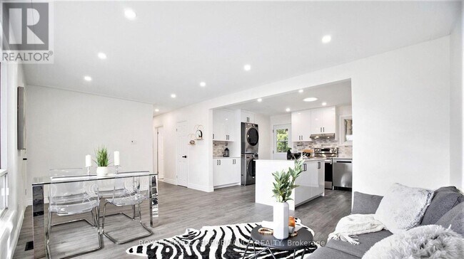 Photo du bâtiment - 33 Majestic Dr