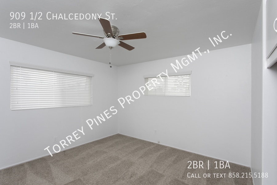 Building Photo - 909 1/2 Chalcedony St.-
