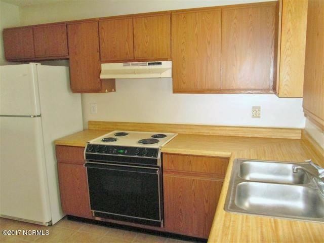 Building Photo - 215 Live Oak Ct
