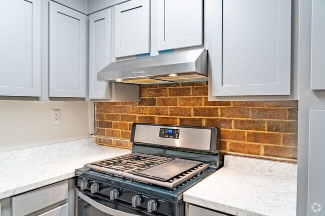 1BR, 1BA - 800SF Kitchen - Chateau Apartments - New