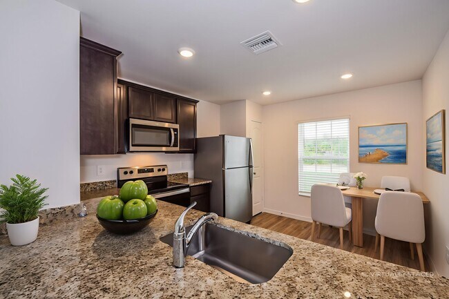 Foto del edificio - 146 Blackstone Dr