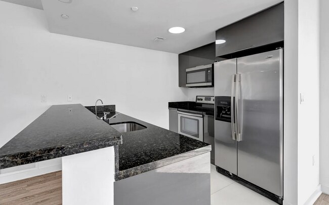 Foto del edificio - 601 NE 23rd St
