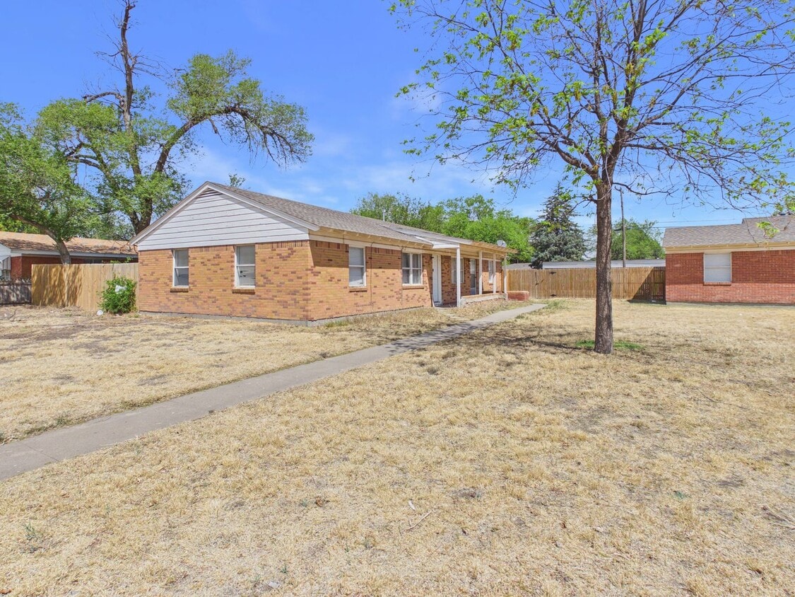 Building Photo - ~2 bedroom Westlawn Duplex for rent! ~