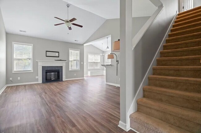 Foto del edificio - 3 Bedrooms Plus a Bonus in Carolina Plantations!