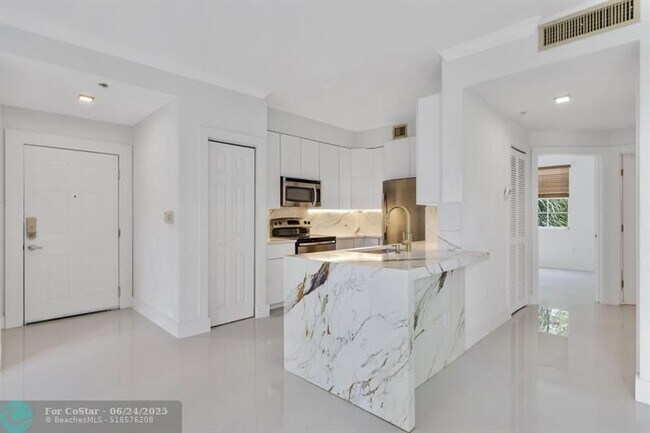 Building Photo - 1803 N Flagler Dr
