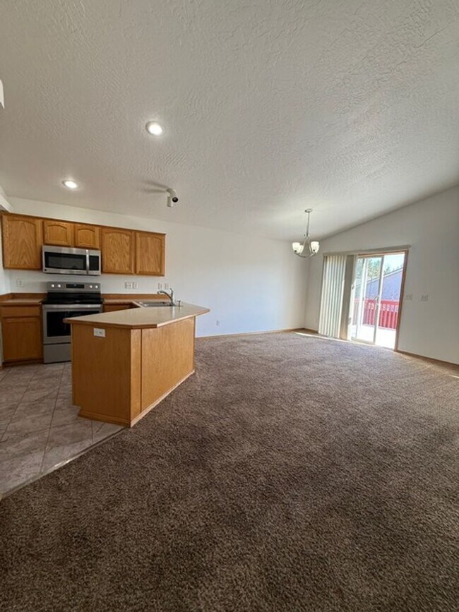 Foto del edificio - Spacious 4 Bed, 3 Bath Home in Cheney, WA