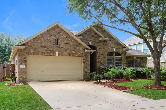 Foto del edificio - 3211 Oak Park Ln