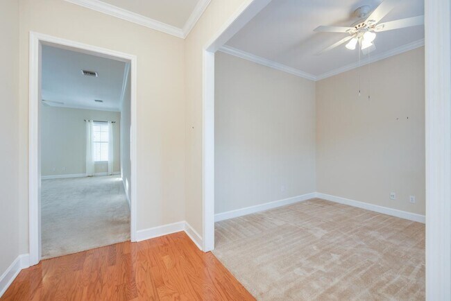 Building Photo - 4240 Grove Park Dr