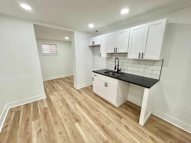 Building Photo - Modern 2-Bed, 1.5-Bath Home with Central A...
