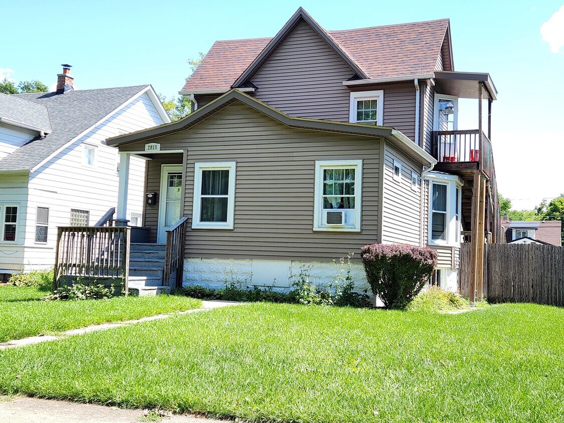 Primary Photo - 2815 Ezra Ave