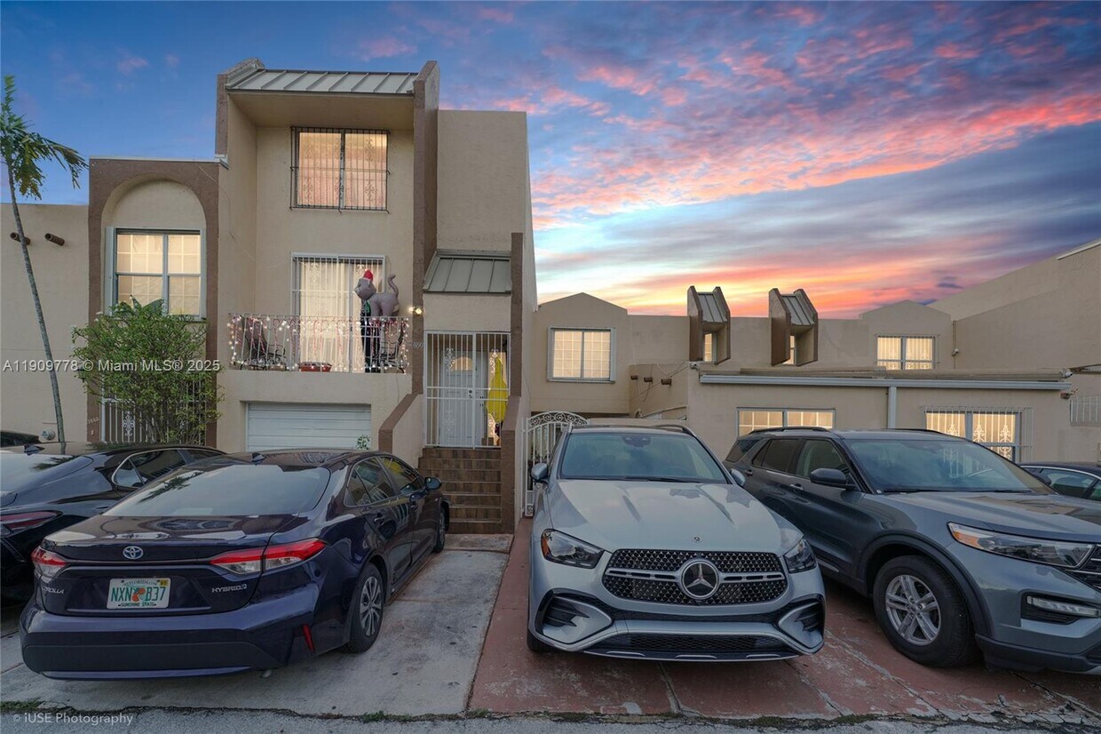 Primary Photo - 3900 W 11th Ave