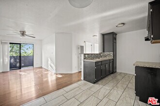 Building Photo - 412 Coronado Terrace