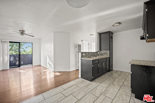 Building Photo - 412 Coronado Terrace