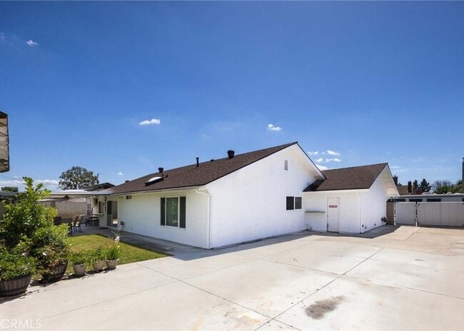 Building Photo - 17901 Martha Anne Dr
