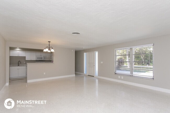 Building Photo - 2175 Gentian Rd