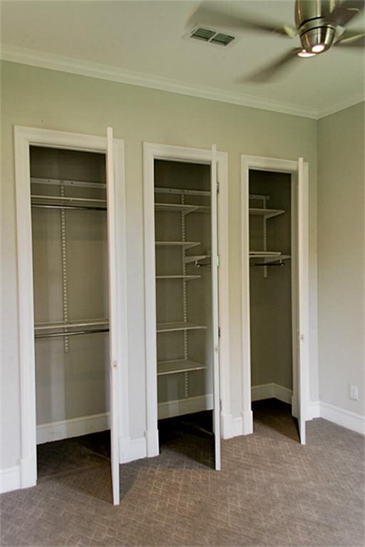 Foto del edificio - 5545 Navarro St