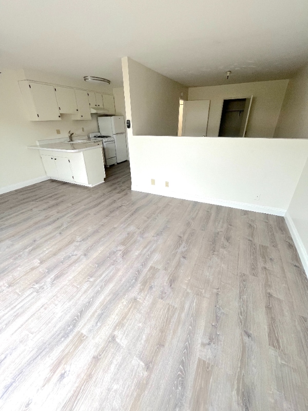 Building Photo - 147 Avenida Serra