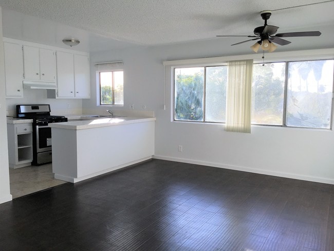 Dining Area - 603 N New Hampshire Ave