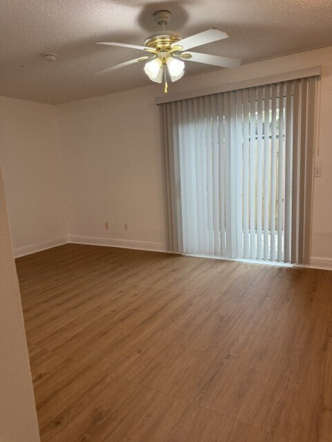 Foto del edificio - 3430 Sunrise Villas Ct N