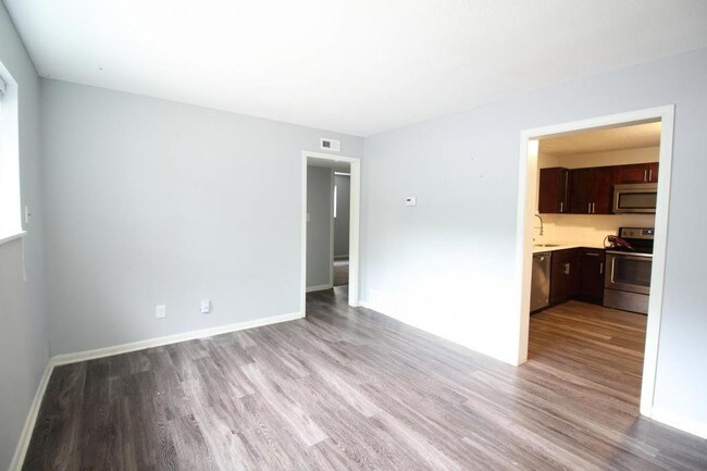 Building Photo - 2530 W 47th St