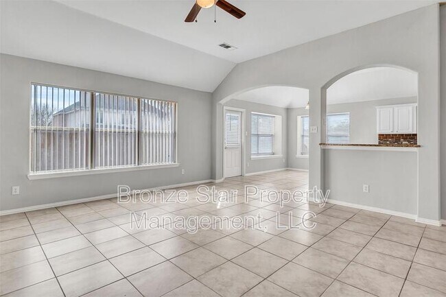 Foto del edificio - 2827 Rosewood Blvd