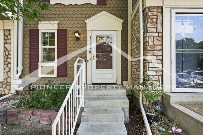Building Photo - 1234 S Idalia St
