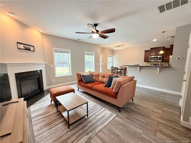 Foto del edificio - 100 Blue Bay Ln