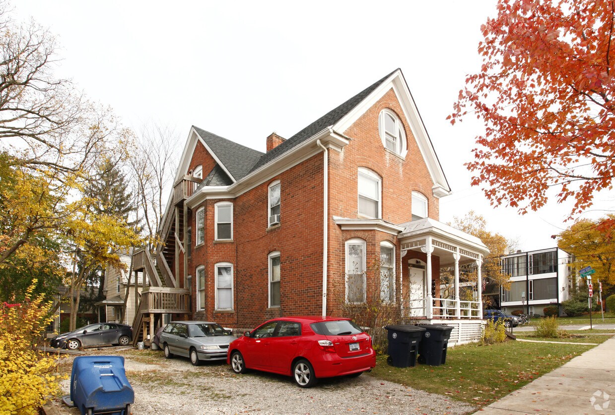 Building Photo - 723 Lawrence St - Kerrytown/Walk to UM Campus