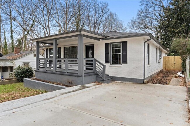 Foto del edificio - 170 Stanhope Cir NW