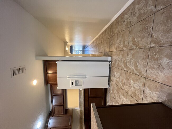 Building Photo - 300 Carina Cir
