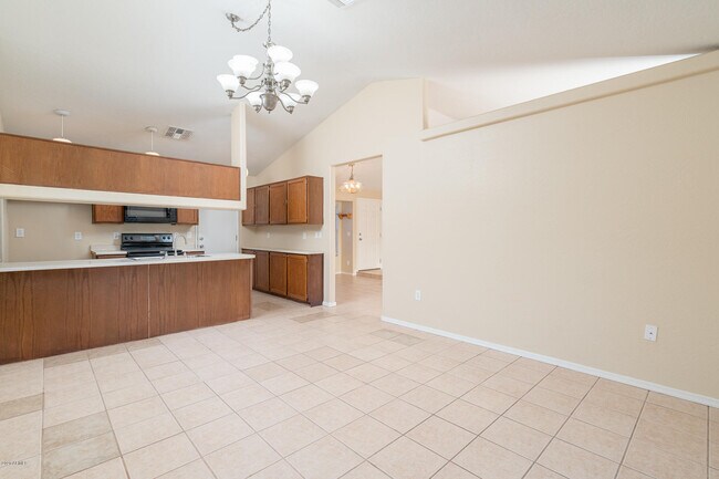 Foto del edificio - 8156 N 32nd Ave