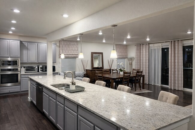 Foto del edificio - 6971 Hyland Hills St