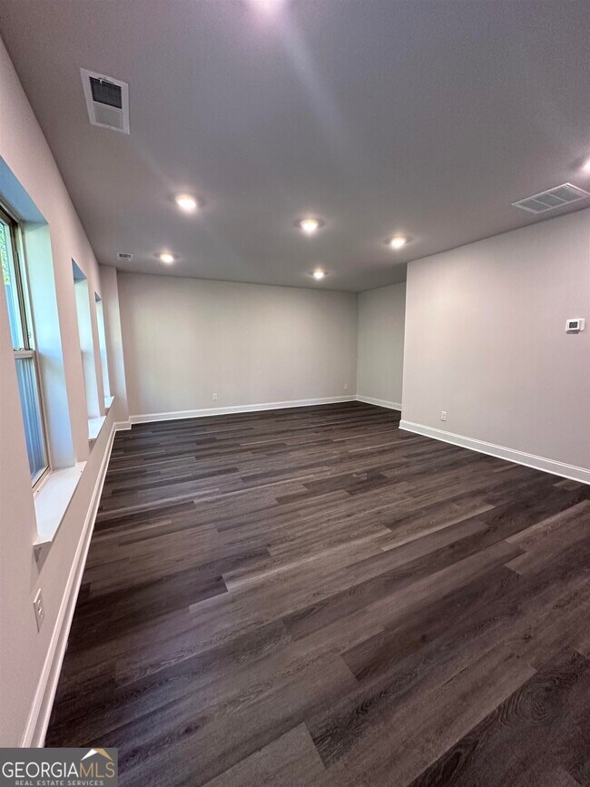 Building Photo - 145 Magnolia Villas Dr