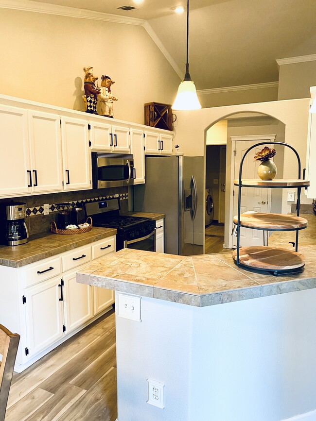 Kitchen - 1452 Sudan Ct