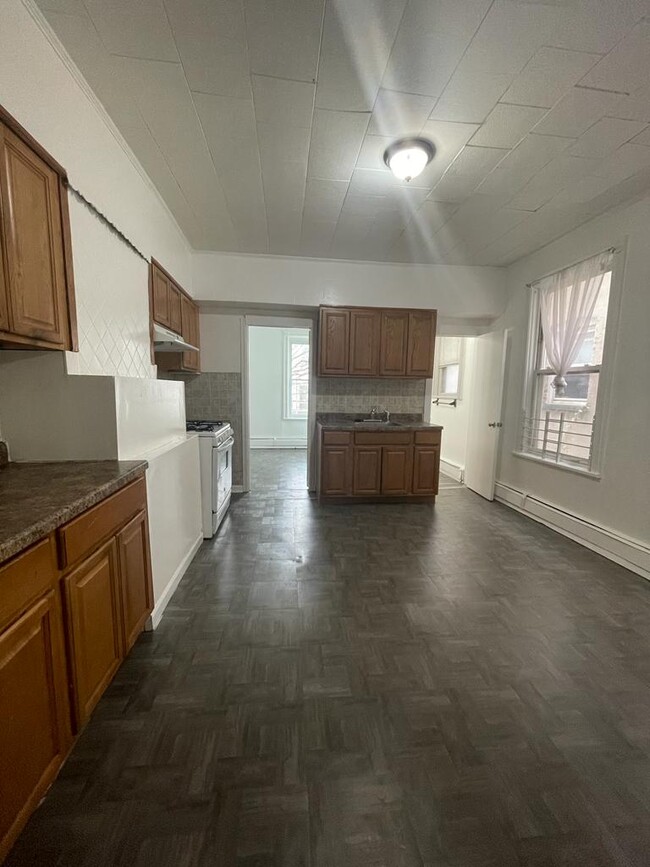 Foto del edificio - 405 Woodlawn Ave