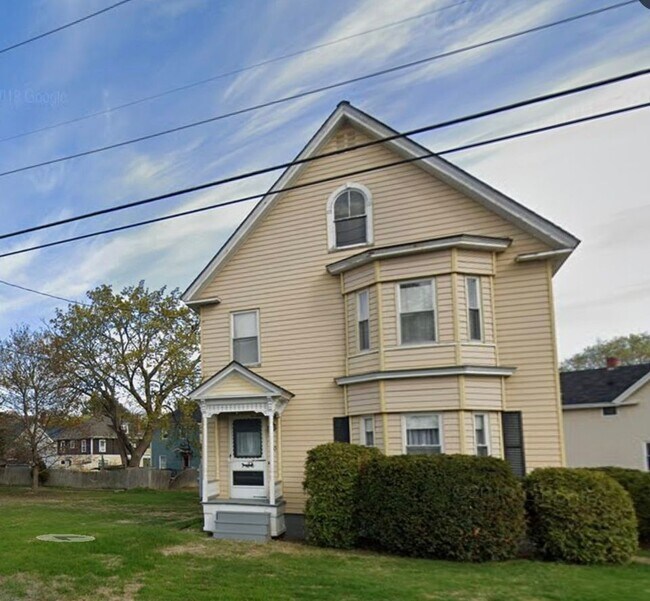 Building Photo - 170 Stillwater Ave