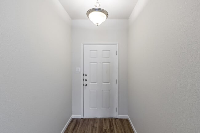 Foto del edificio - 8011 Fieldstone Dr