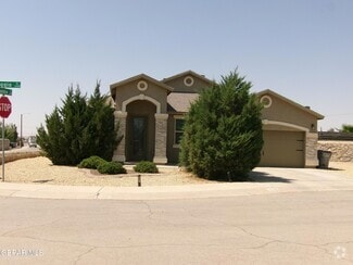Building Photo - 6445 Villaggio Dr