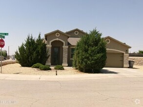 Building Photo - 6445 Villaggio Dr