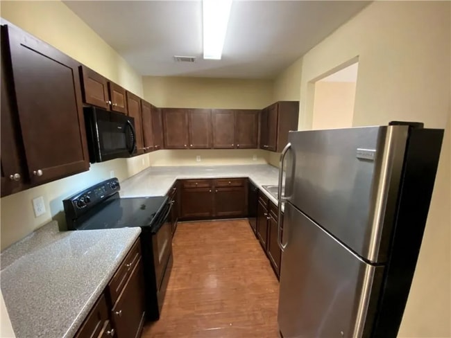 Building Photo - 303 Bonnes Dr