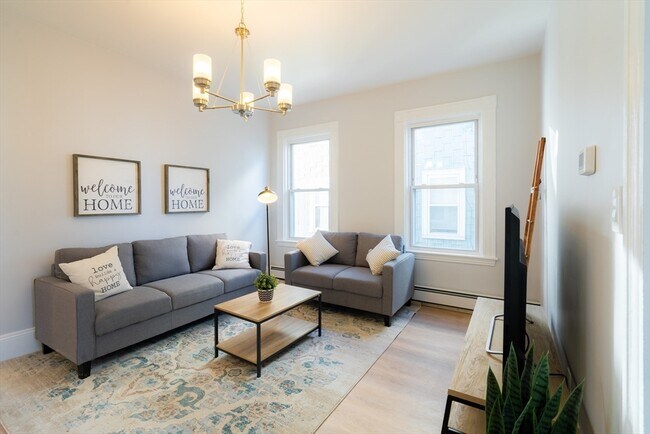 Foto del edificio - 324 Hurley St
