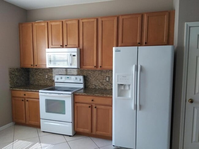 Building Photo - 3.0 bedroom in St. Petersburg Florida 33716