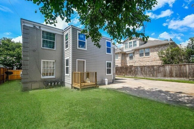 Foto del edificio - 2718 Wroxton Rd