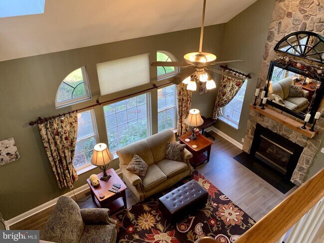 Building Photo - 20 Fairview Ave