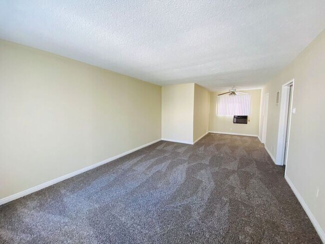 Building Photo - Beverly Hills Adjacent