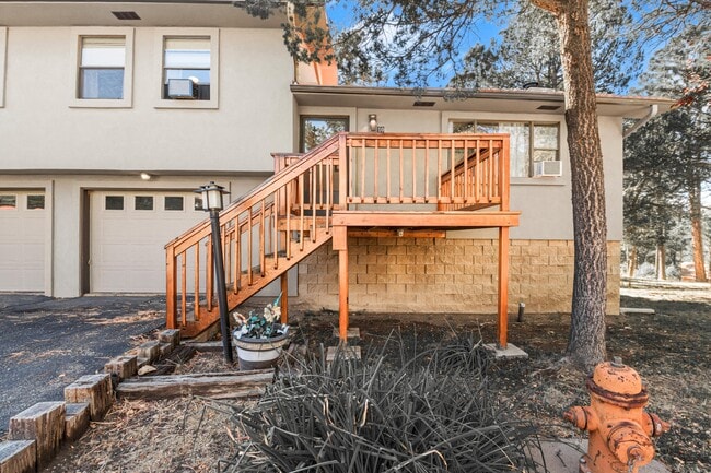 Foto del edificio - 103 Racquet Pl