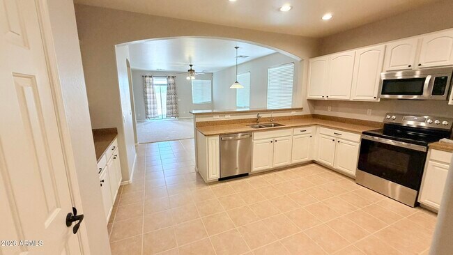 Foto del edificio - 43460 Caven Dr