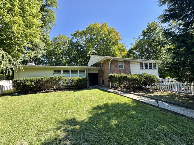 Building Photo - 23 Wooleys Ln