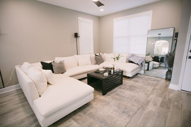 Foto del edificio - 4 Bedroom Townhome in Campbell County
