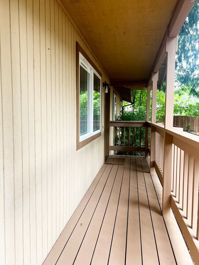 Foto del edificio - Single story house in Poulsbo.